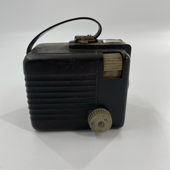 Vintage Kodak Brownie Hawkeye flash camera - Picture 7 of 7